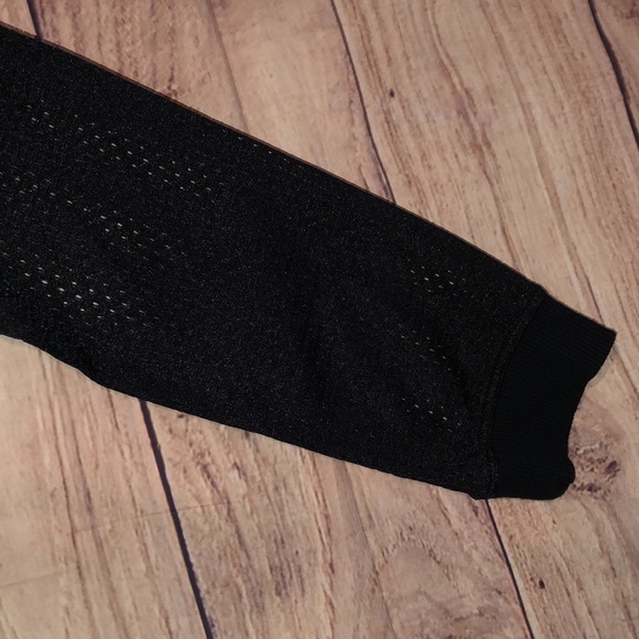 Alphalete crop top bundle - Picture 4 of 9